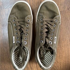 Taos Footwear Olive Green Sneakers